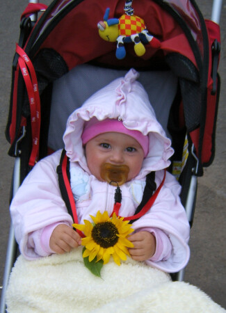 Улыбка через пустышку :)