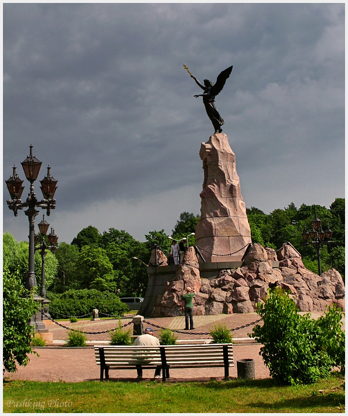 Первые капли дождя...