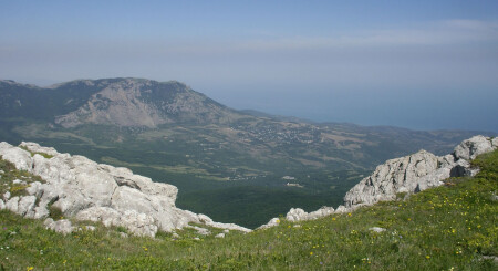 Вид на Демерджи и южный берег Крыма