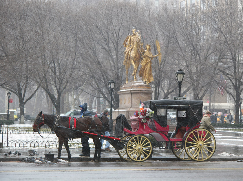 У парка стояла карета