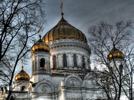 храм Христа Спасителя...