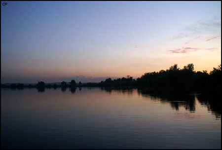 вечерней рекой