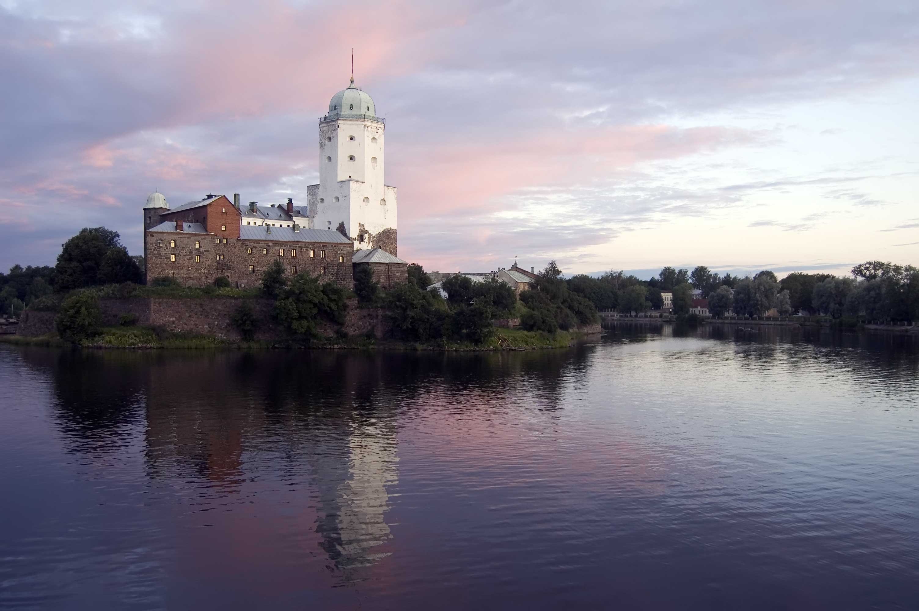 Рассвет и замок