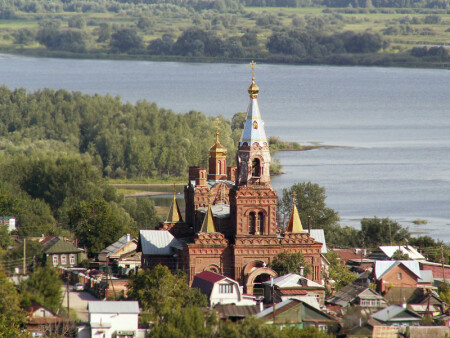 среди трущёб