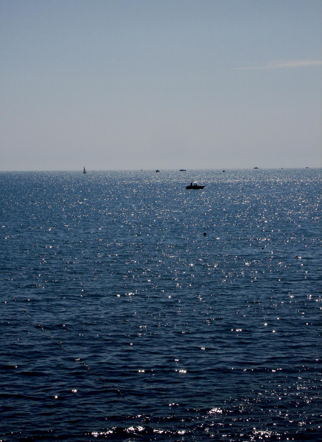 море