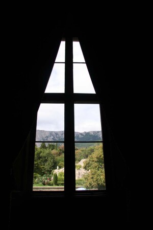 А за окном...