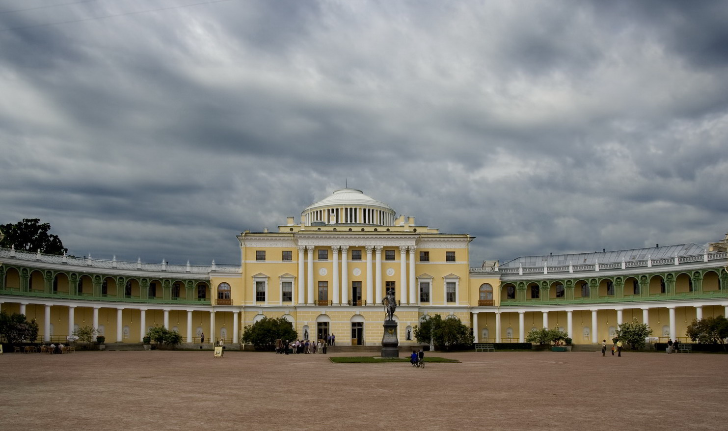 Павловский дворец