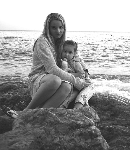 Two sisters)