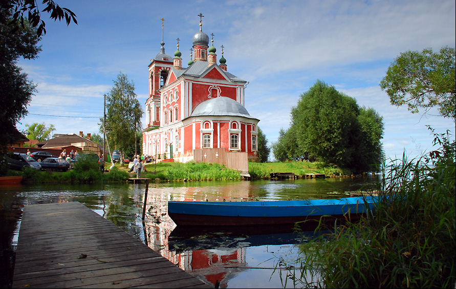 Церковь у озера 