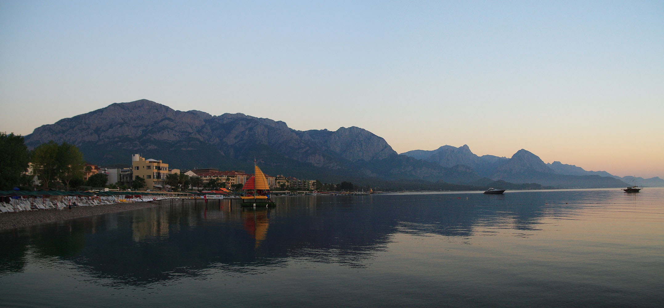 Утренняя панорама Кемера