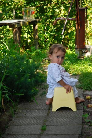 Аська на горшке