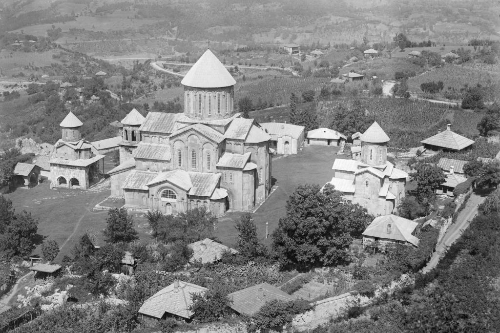 Монастырь Гелати.