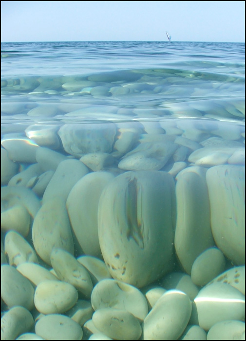 Прозрачное чёрное море..