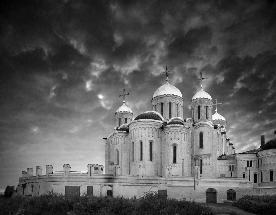 Владимир. Успенский собор на закате