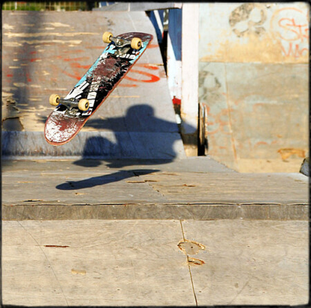 дополнимая...