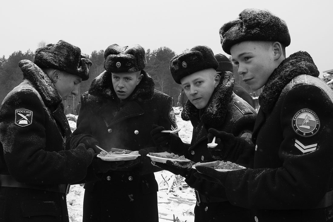 война-войной, а обед по расписанию