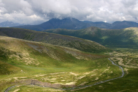выглянуло солнце