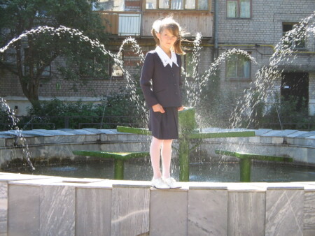 первоклассница...