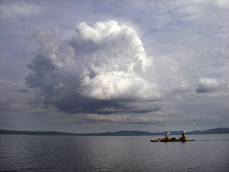 За облаками