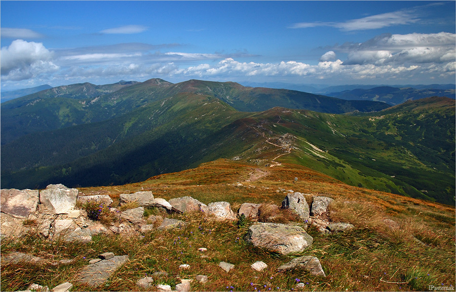 Черногорский хребет