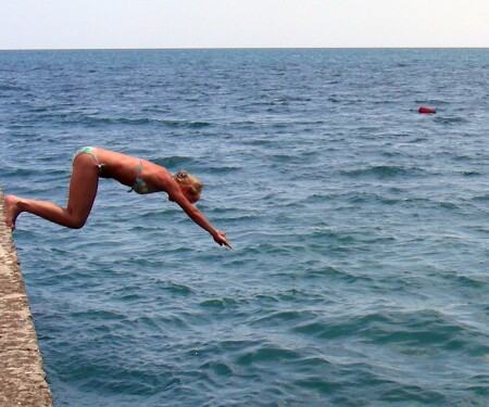 А есть ли земное притяжение???