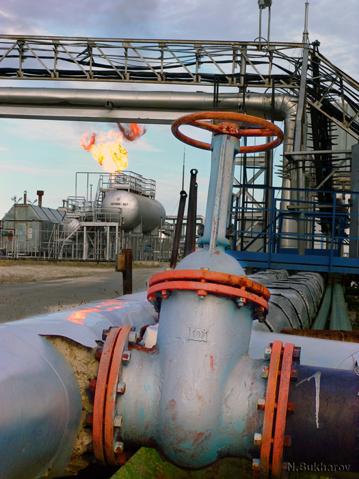 А так делают товарную нефть