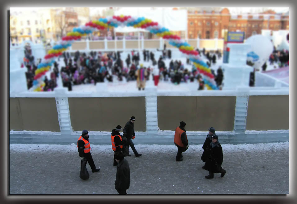 Все гуляют, а мы работаем!