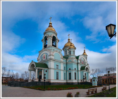 храм