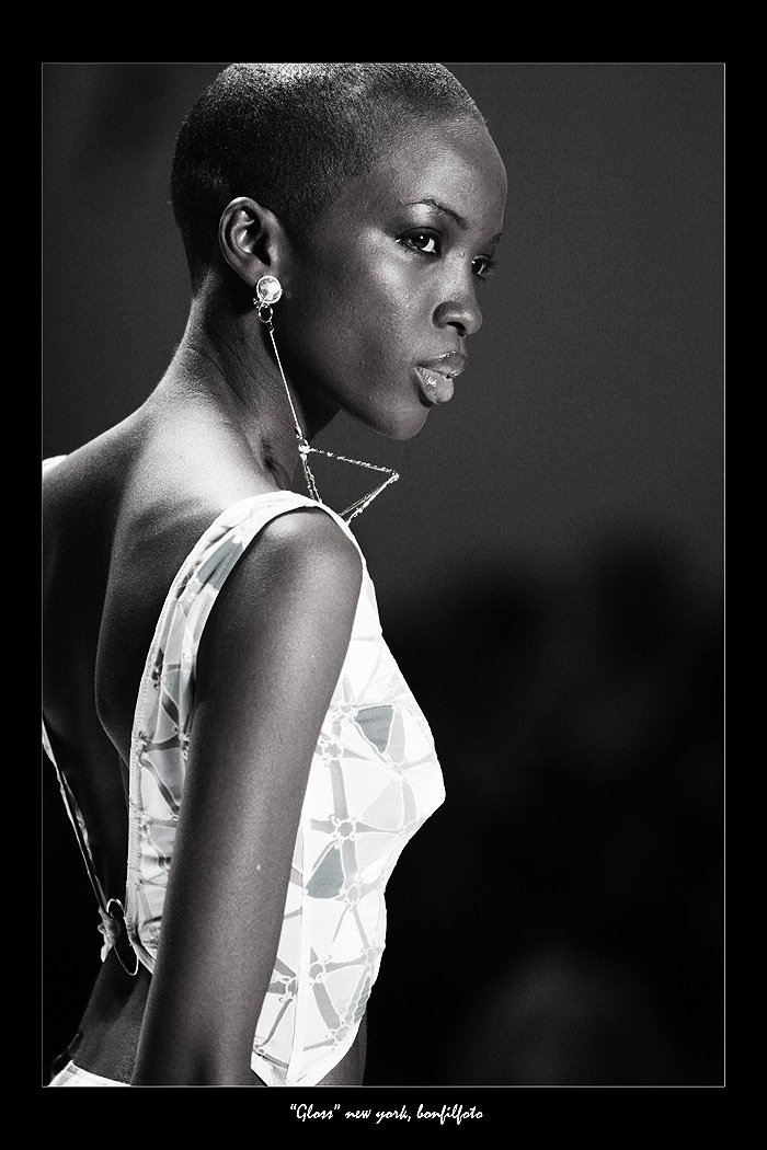 &quot;BLACK GLOSS&quot; NEW YORK
