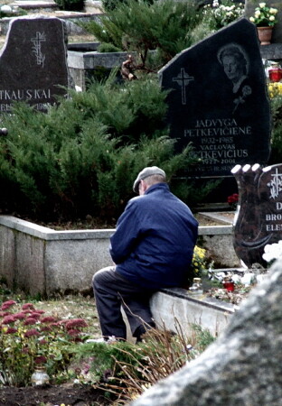 Остался один....
