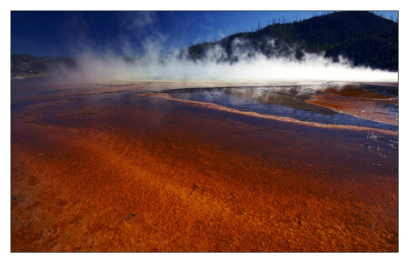 Grand Prismatic Geyser. Yellowstone.