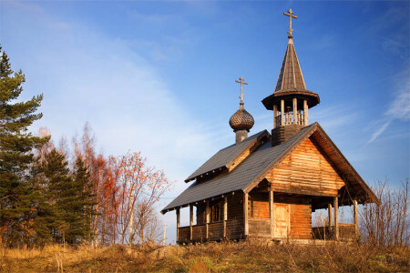 Церковь на закате
