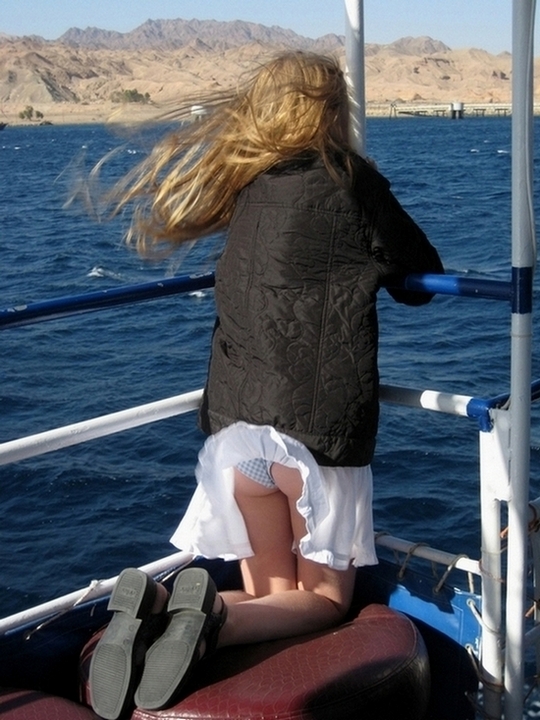 Девочка и море
