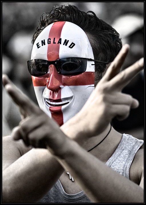 England - Слезы сквозь смех