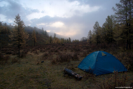 У реки Кара-Кабак