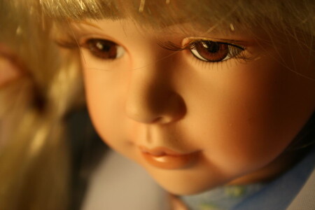 еще одна кукла