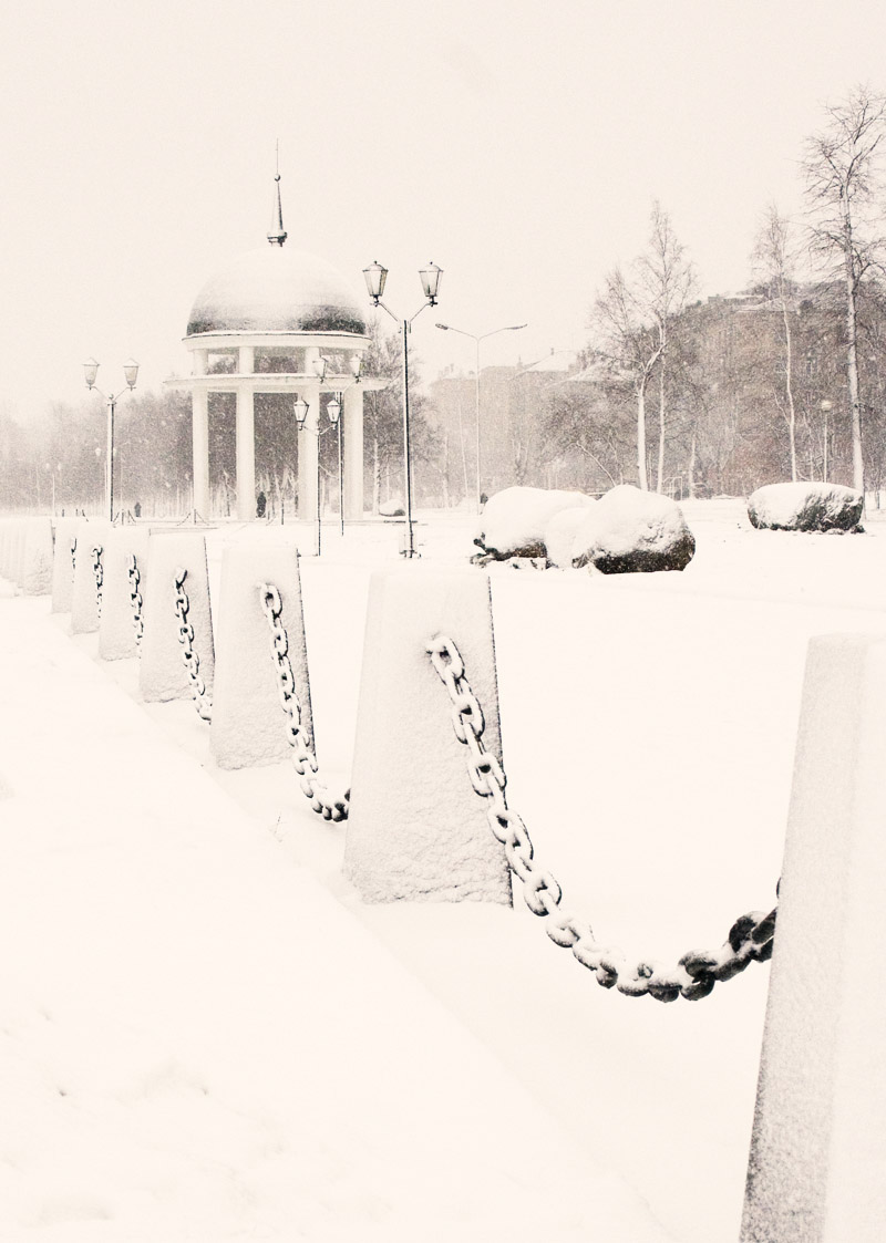 растворяясь в зиме