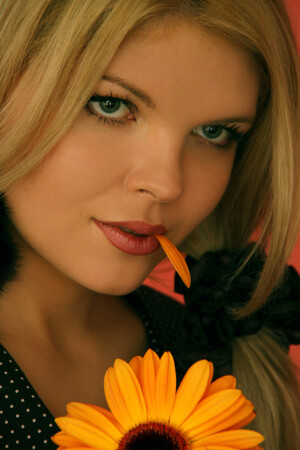 ...любит, не любит...