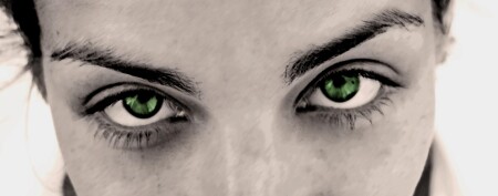 Маленькая девочка с взглядом волчицы