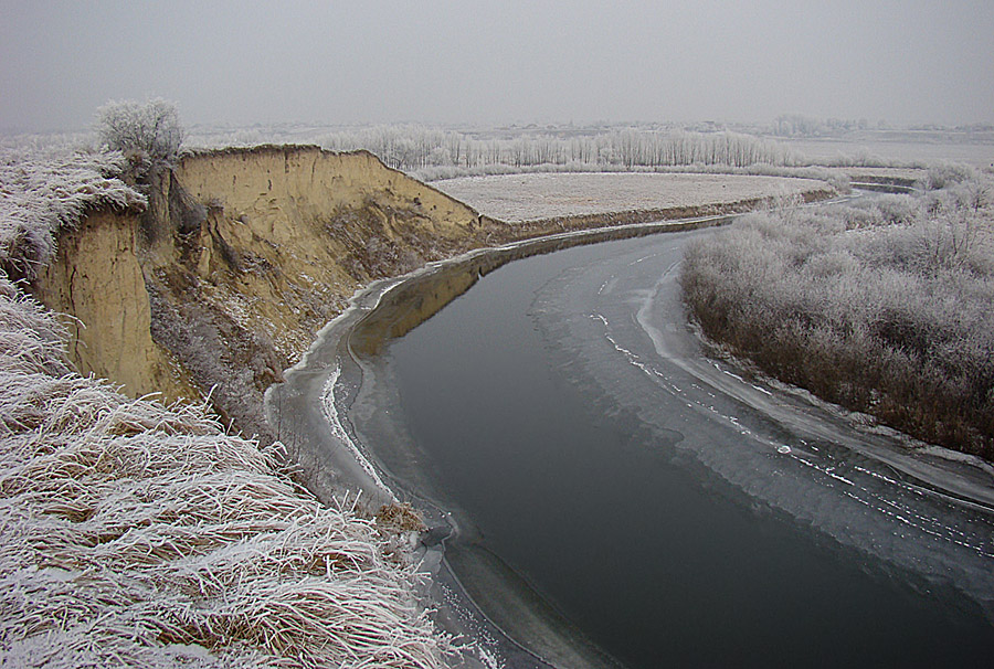 На крутом берегу