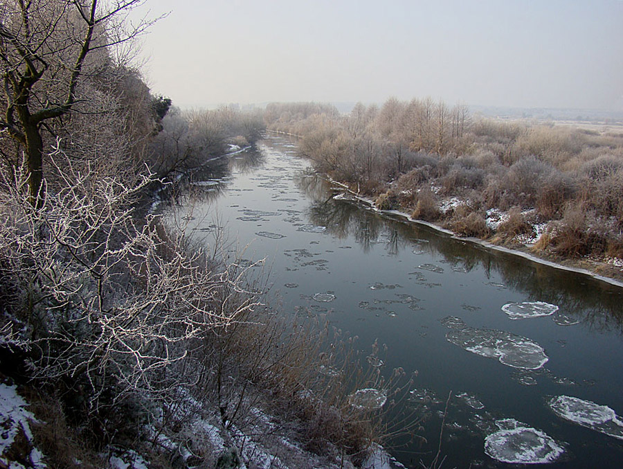 -8, река замерзает