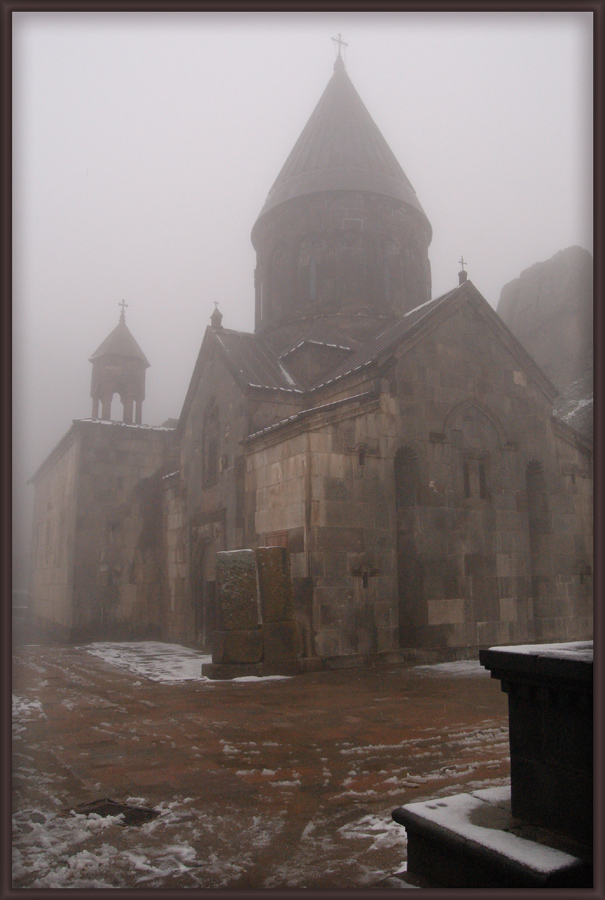 Geghard Monastery - Град в конце апреля...