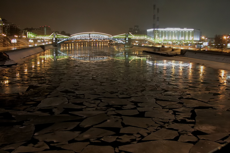 Москва река с Бородинского моста