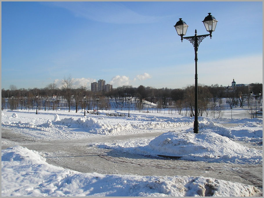 Ясный день в Царицыно.