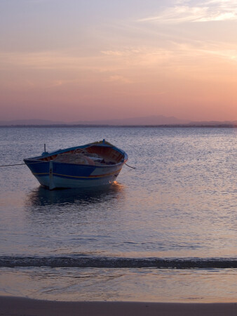 Закатный этюд с лодкой