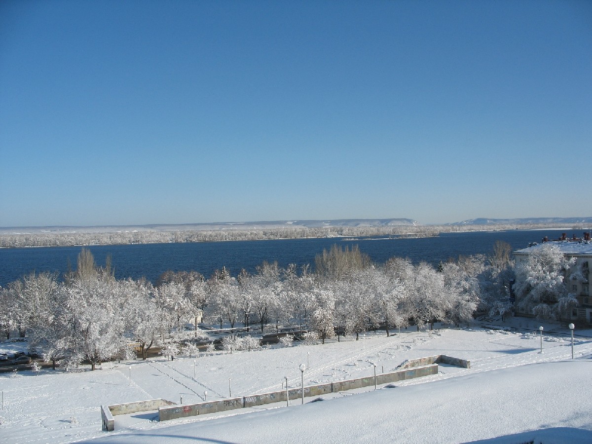 апрельский снег