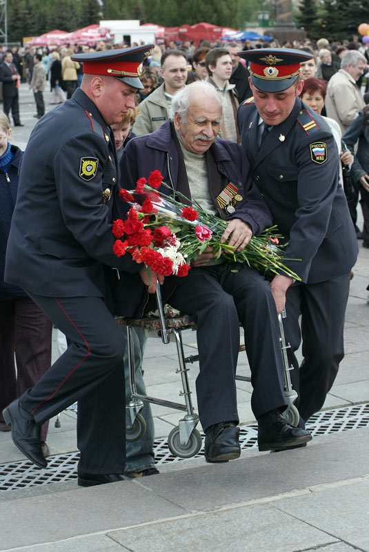 На Поклонную...