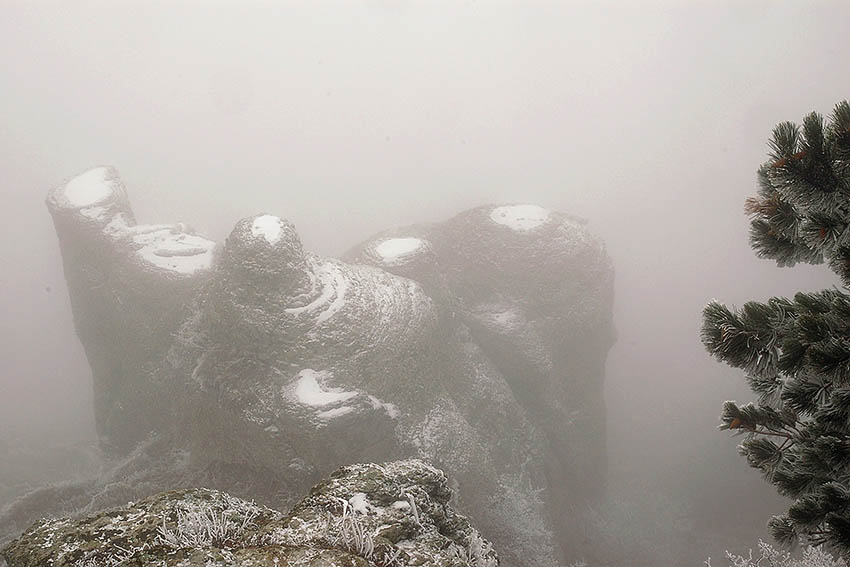 Демерджи, трехглавая скала