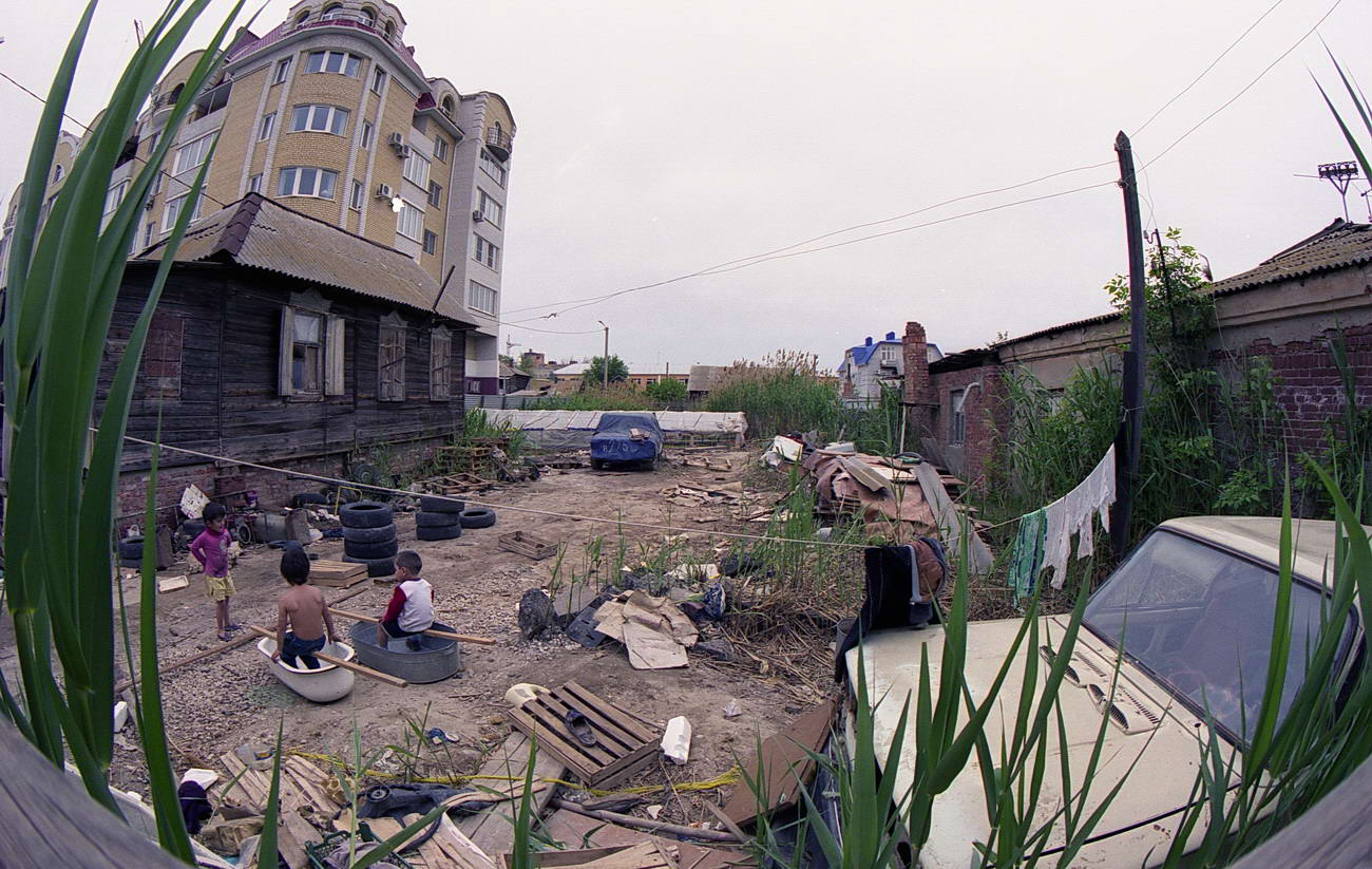 Астрахань, ХХI век, дворик.