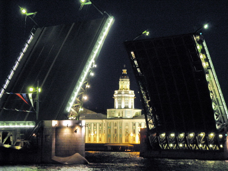 Дворцовый мост. Санкт- Петербург.